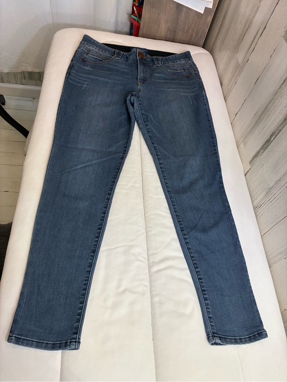 Democracy Women's Medium Wash Skinny Jeans Women’s Sz 10